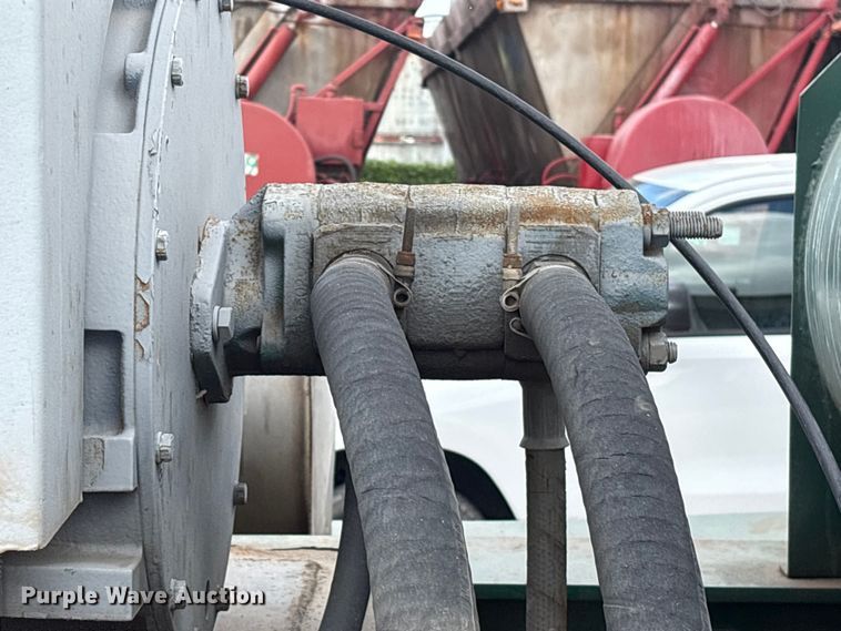 image for item EA7263 2013 Behnke Enterprises fertilizer delivery trailer