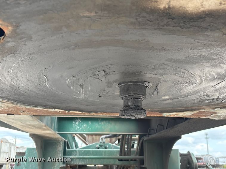 image for item EA7263 2013 Behnke Enterprises fertilizer delivery trailer