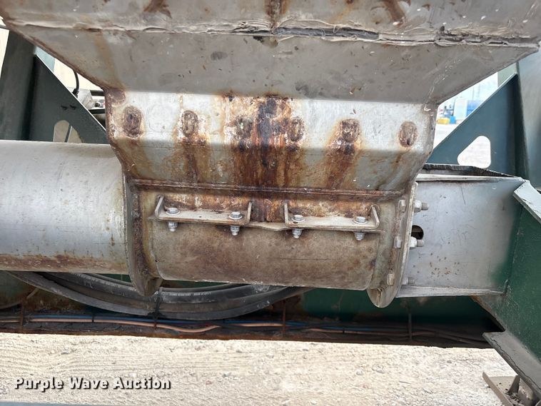 image for item EA7263 2013 Behnke Enterprises fertilizer delivery trailer