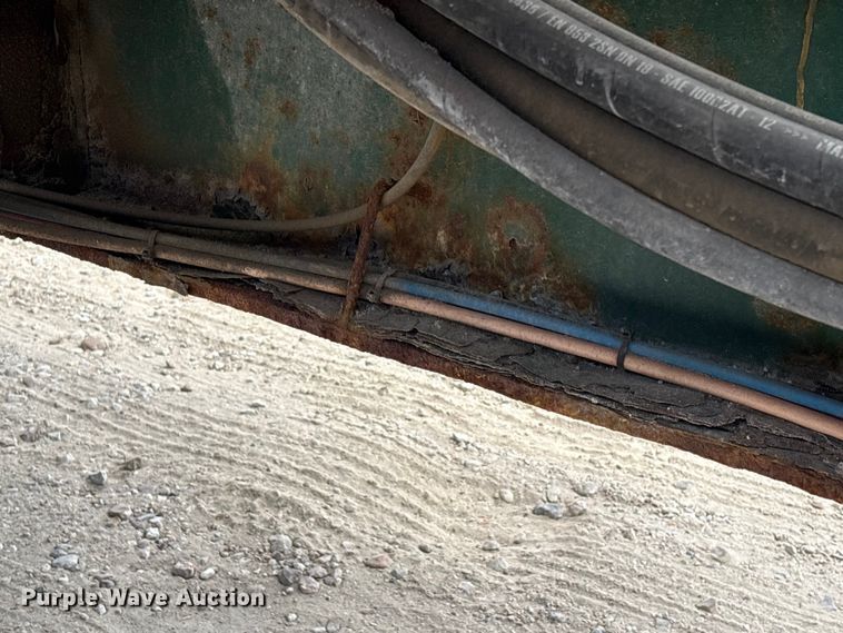 image for item EA7263 2013 Behnke Enterprises fertilizer delivery trailer