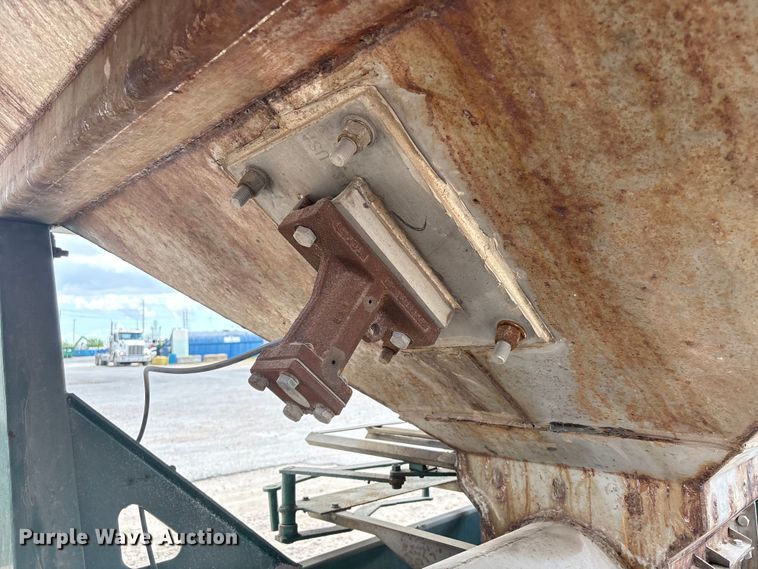 image for item EA7263 2013 Behnke Enterprises fertilizer delivery trailer