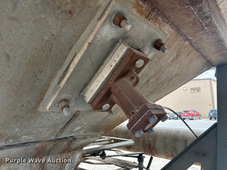 image for item EA7263 2013 Behnke Enterprises fertilizer delivery trailer