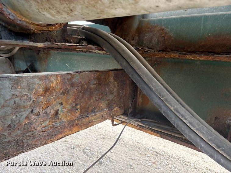 image for item EA7263 2013 Behnke Enterprises fertilizer delivery trailer