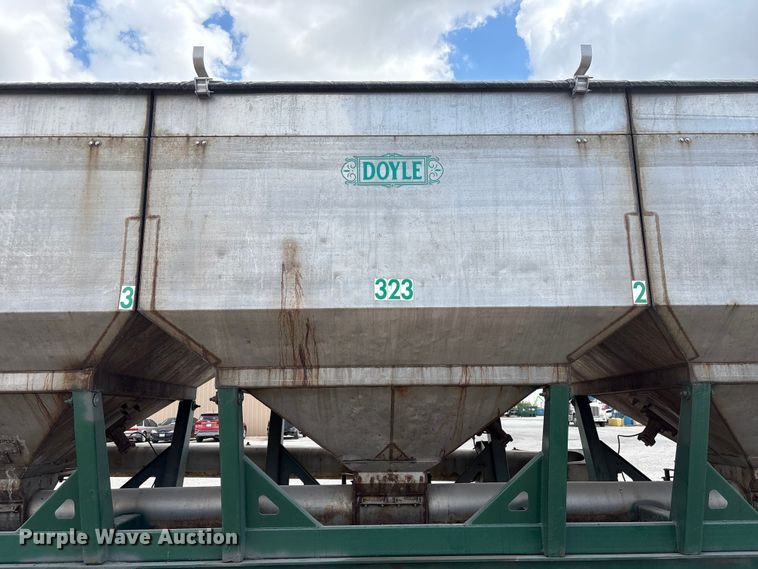 image for item EA7263 2013 Behnke Enterprises fertilizer delivery trailer