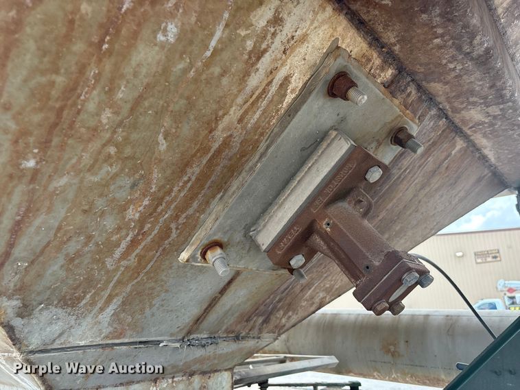 image for item EA7263 2013 Behnke Enterprises fertilizer delivery trailer