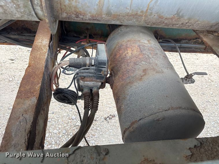 image for item EA7263 2013 Behnke Enterprises fertilizer delivery trailer