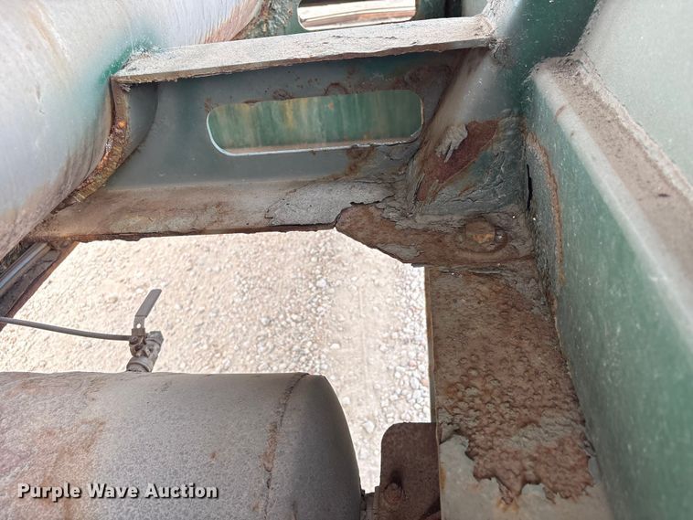 image for item EA7263 2013 Behnke Enterprises fertilizer delivery trailer