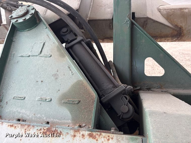 image for item EA7263 2013 Behnke Enterprises fertilizer delivery trailer