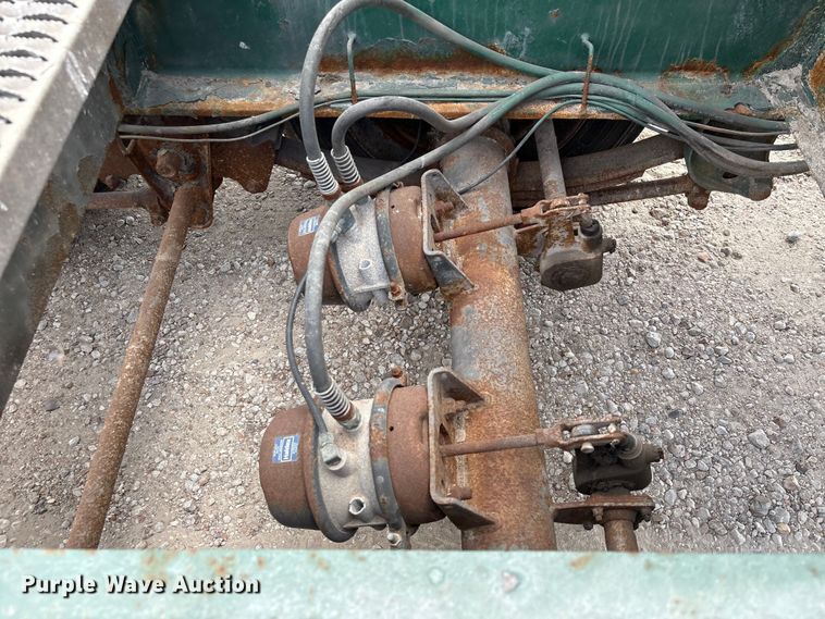 image for item EA7263 2013 Behnke Enterprises fertilizer delivery trailer