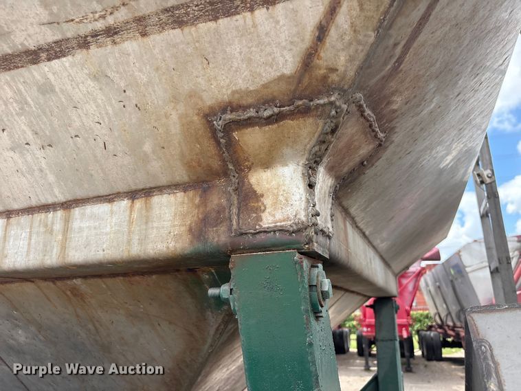 image for item EA7263 2013 Behnke Enterprises fertilizer delivery trailer