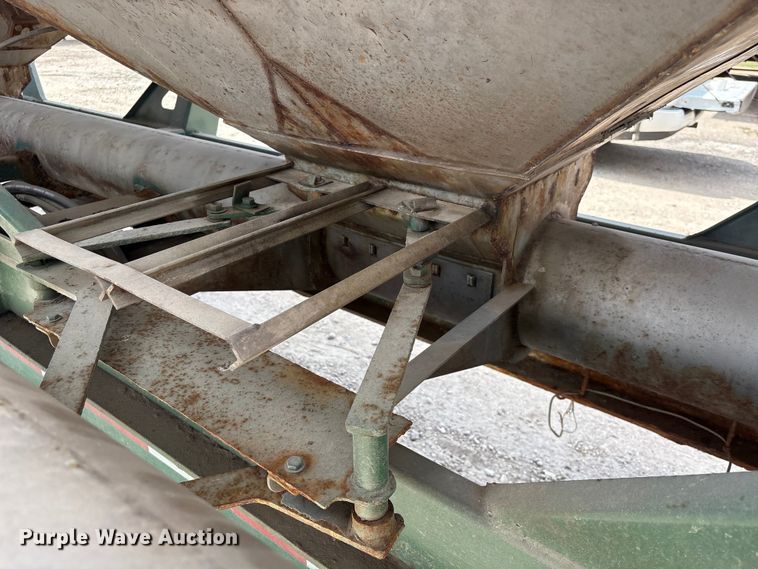 image for item EA7263 2013 Behnke Enterprises fertilizer delivery trailer