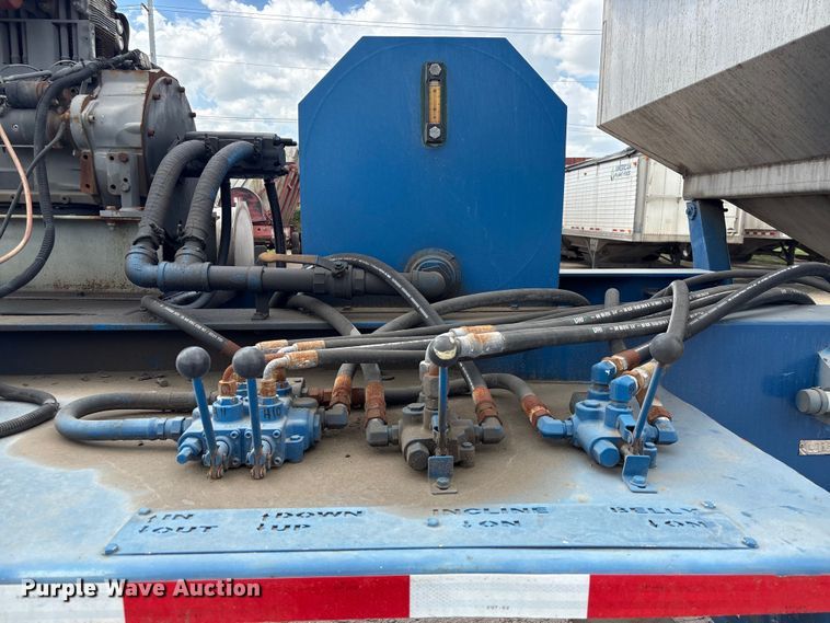 image for item EA7264 2013 Behnke Enterprises fertilizer delivery trailer