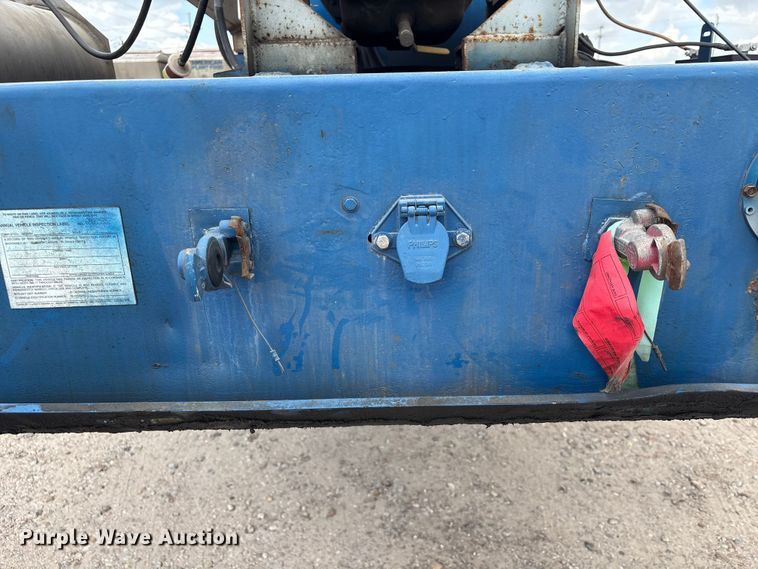 image for item EA7264 2013 Behnke Enterprises fertilizer delivery trailer