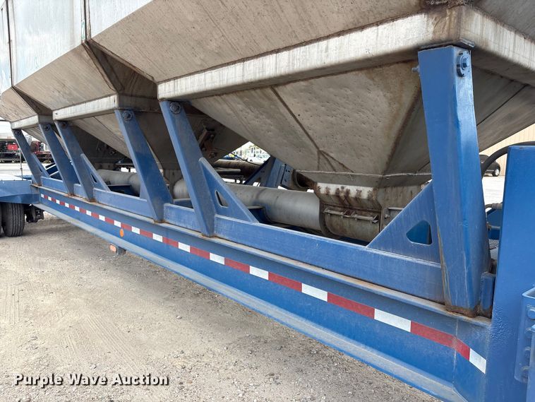 image for item EA7264 2013 Behnke Enterprises fertilizer delivery trailer