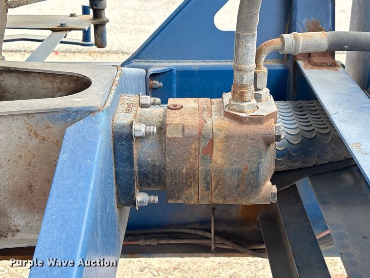 image for item EA7264 2013 Behnke Enterprises fertilizer delivery trailer