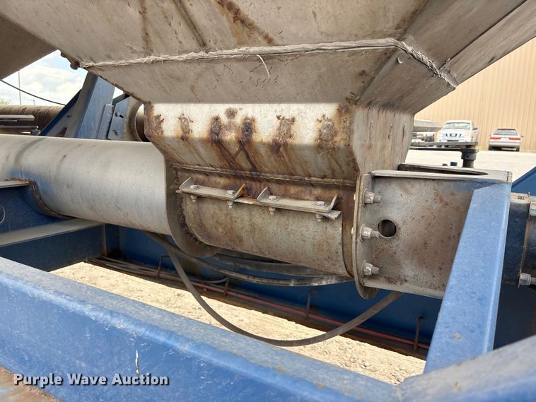 image for item EA7264 2013 Behnke Enterprises fertilizer delivery trailer