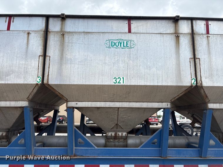 image for item EA7264 2013 Behnke Enterprises fertilizer delivery trailer