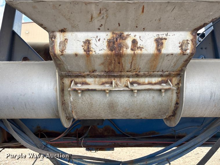 image for item EA7264 2013 Behnke Enterprises fertilizer delivery trailer