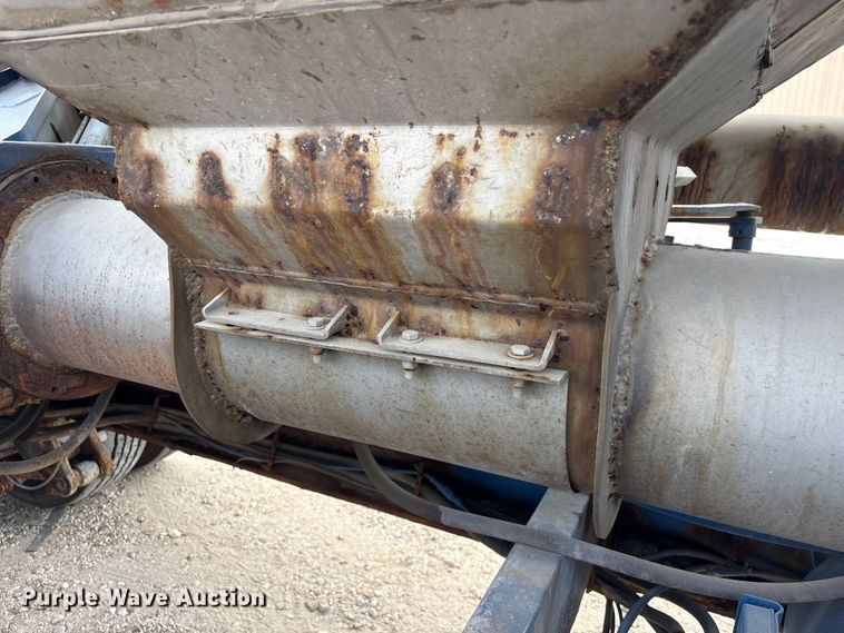 image for item EA7264 2013 Behnke Enterprises fertilizer delivery trailer