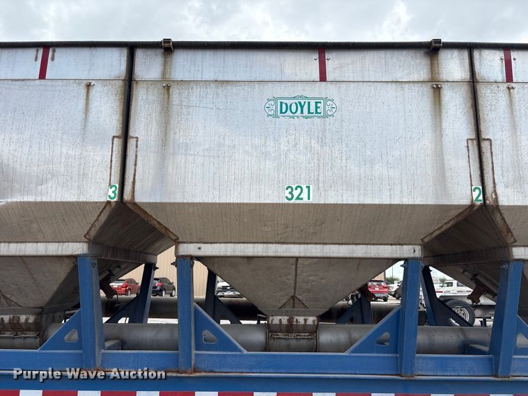 image for item EA7264 2013 Behnke Enterprises fertilizer delivery trailer