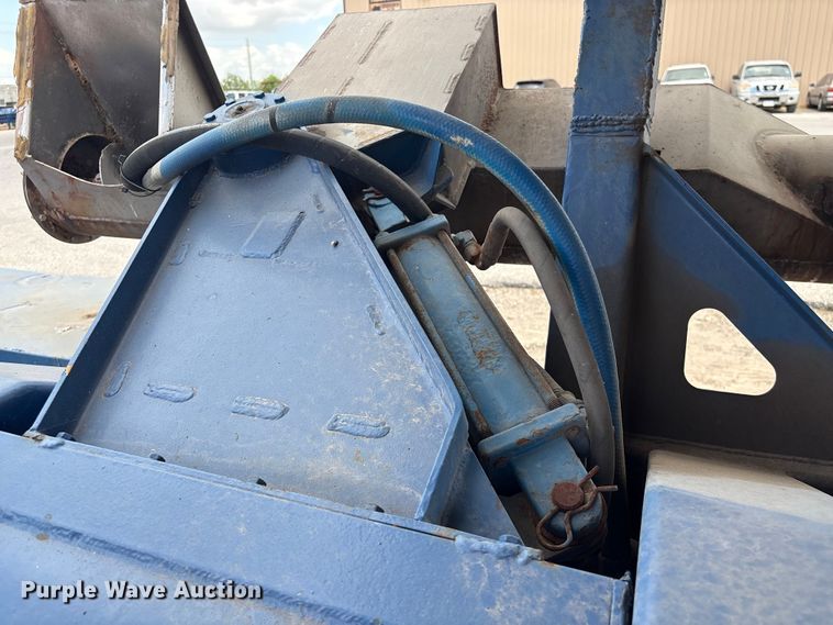 image for item EA7264 2013 Behnke Enterprises fertilizer delivery trailer