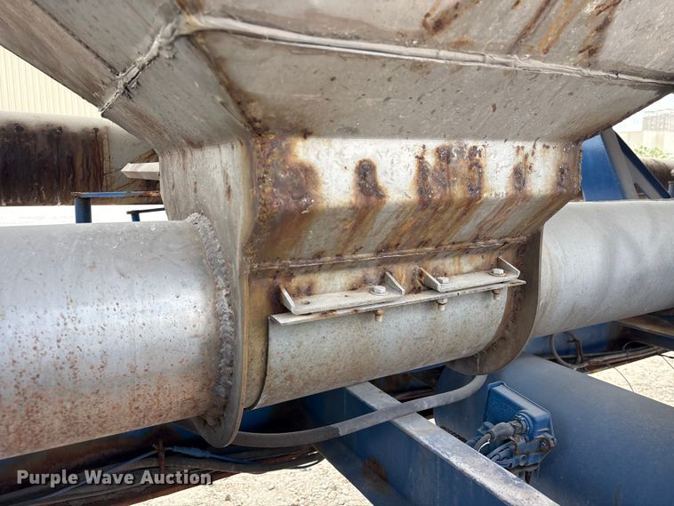 image for item EA7264 2013 Behnke Enterprises fertilizer delivery trailer