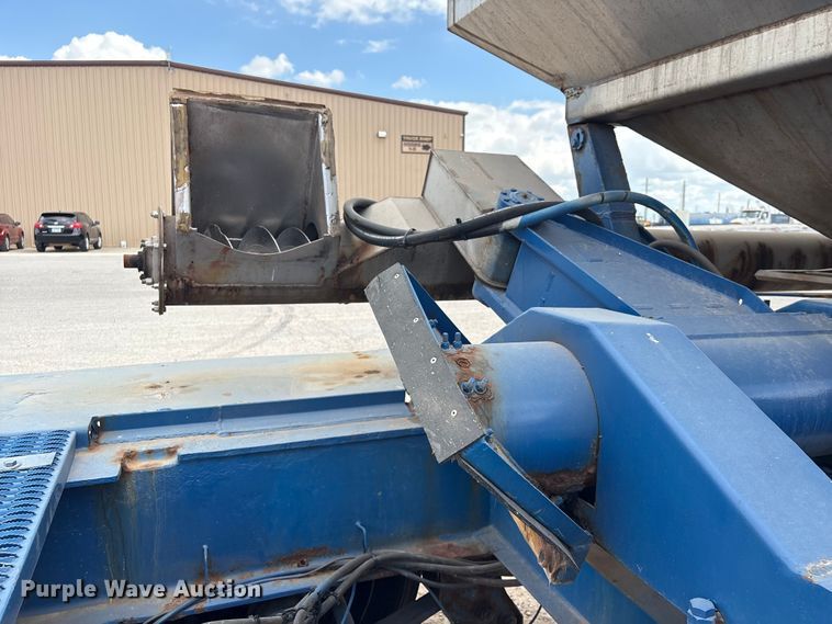 image for item EA7264 2013 Behnke Enterprises fertilizer delivery trailer
