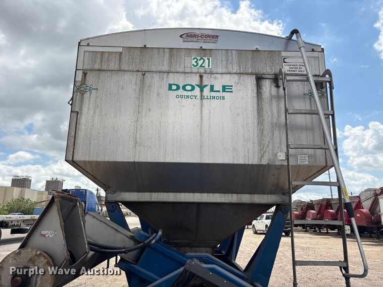 image for item EA7264 2013 Behnke Enterprises fertilizer delivery trailer