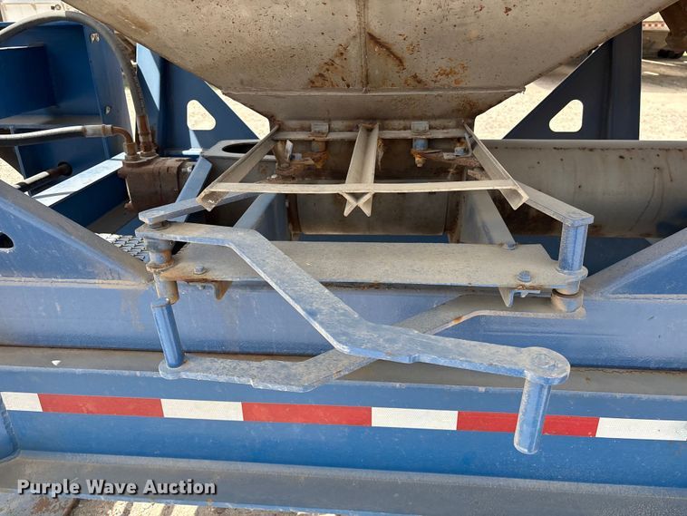 image for item EA7264 2013 Behnke Enterprises fertilizer delivery trailer