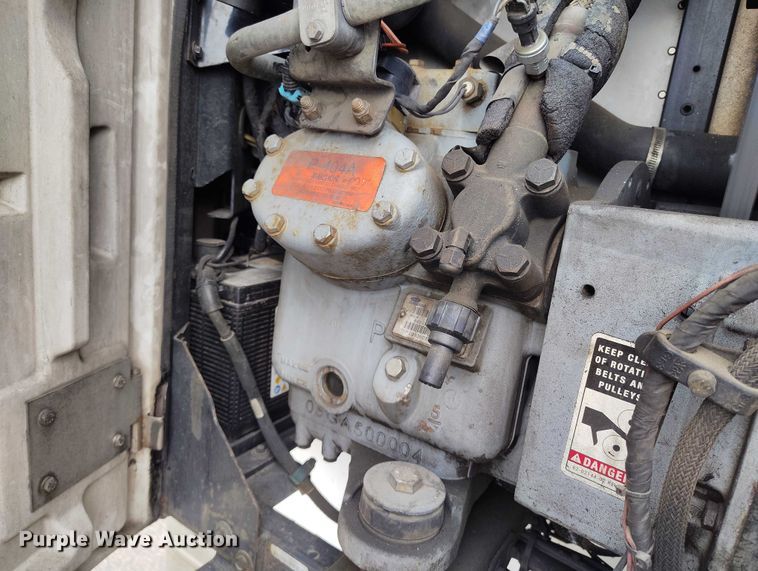 image for item ED0008 2016 Hyundai Translead VR2480202-PRS refrigerated van trailer