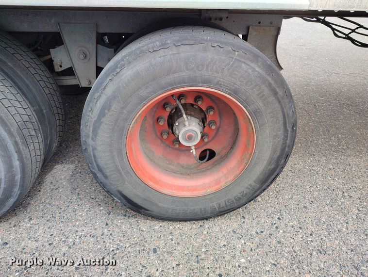 image for item ED0008 2016 Hyundai Translead VR2480202-PRS refrigerated van trailer