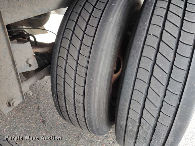 image for item ED0008 2016 Hyundai Translead VR2480202-PRS refrigerated van trailer