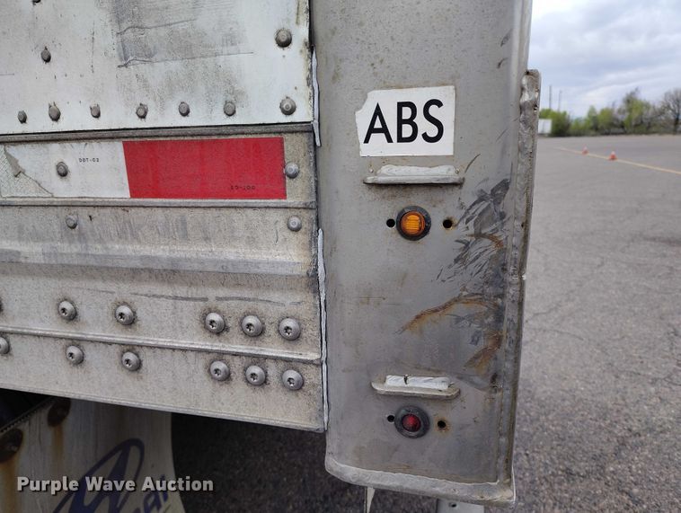 image for item ED0009 2016 Hyundai Translead VR2480202-PRS refrigerated van trailer