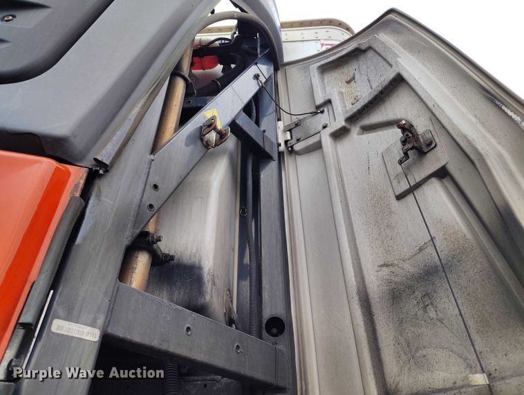 image for item ED0009 2016 Hyundai Translead VR2480202-PRS refrigerated van trailer