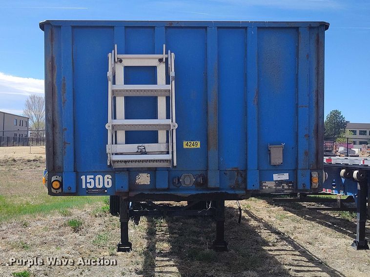image for item ED0016 1994 Trailmoblie F71T-6UAD flatbed trailer