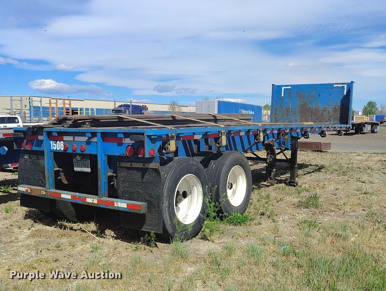 image for item ED0016 1994 Trailmoblie F71T-6UAD flatbed trailer