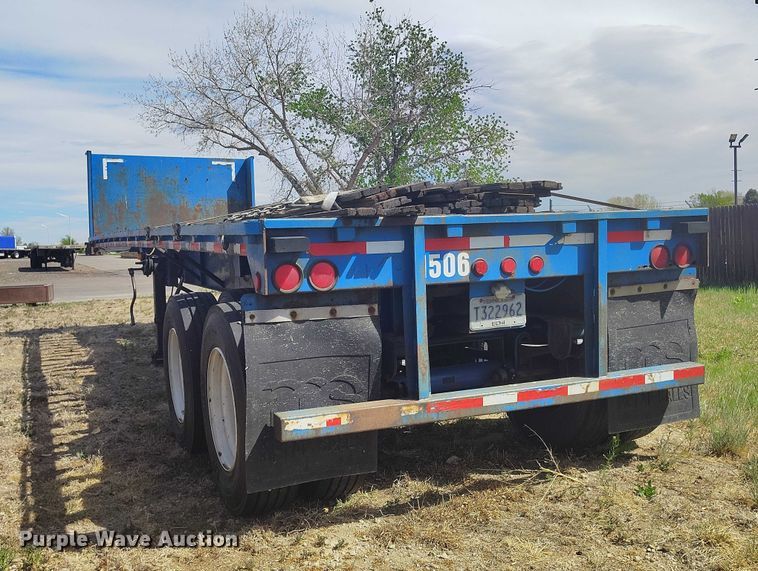 image for item ED0016 1994 Trailmoblie F71T-6UAD flatbed trailer
