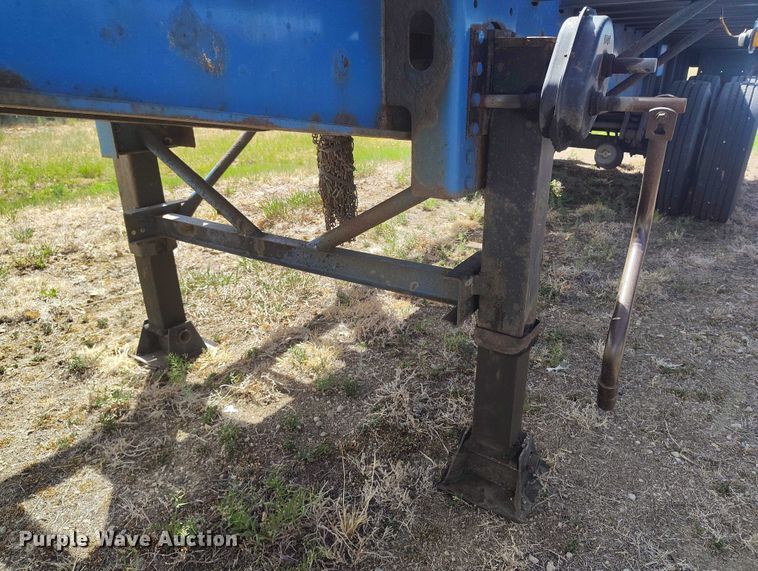 image for item ED0016 1994 Trailmoblie F71T-6UAD flatbed trailer