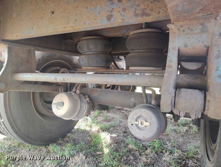 image for item ED0016 1994 Trailmoblie F71T-6UAD flatbed trailer