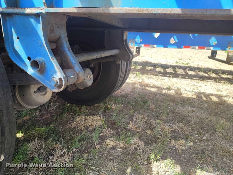 image for item ED0016 1994 Trailmoblie F71T-6UAD flatbed trailer