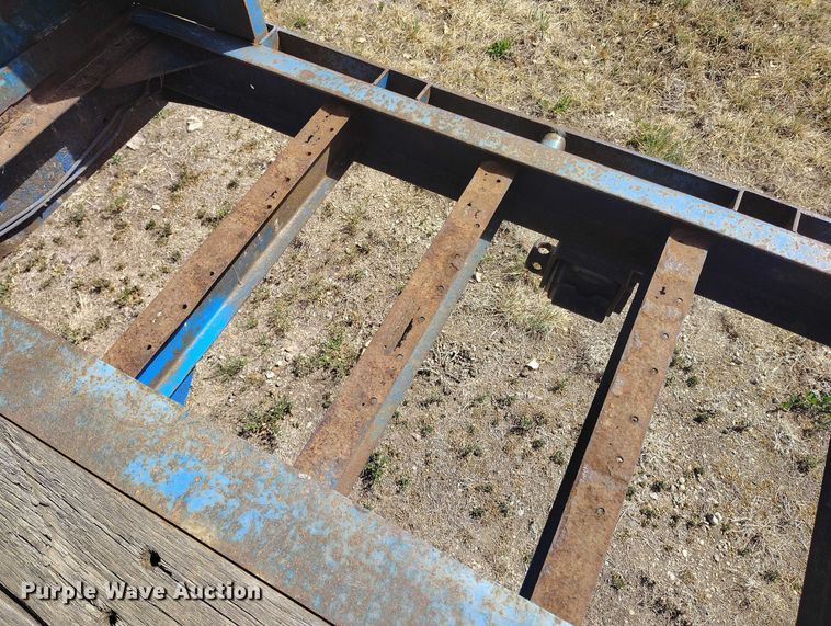 image for item ED0016 1994 Trailmoblie F71T-6UAD flatbed trailer
