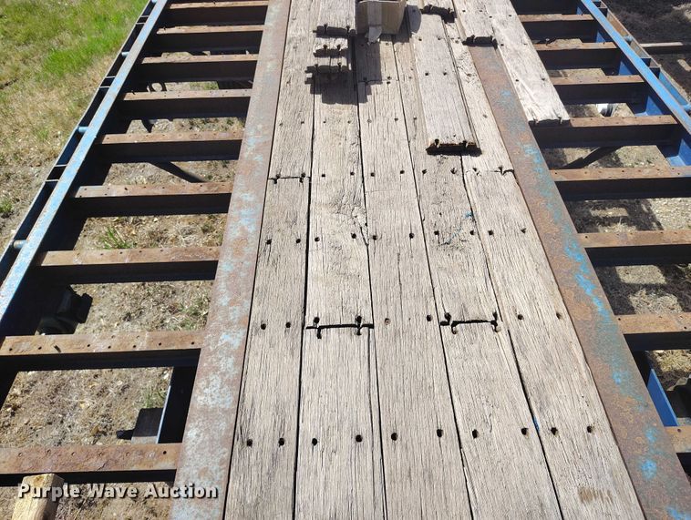 image for item ED0016 1994 Trailmoblie F71T-6UAD flatbed trailer