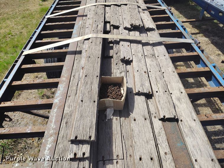 image for item ED0016 1994 Trailmoblie F71T-6UAD flatbed trailer