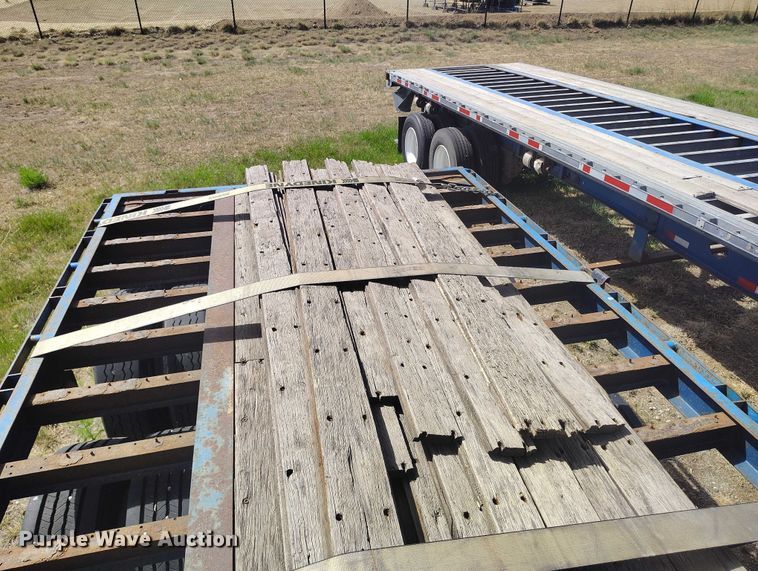 image for item ED0016 1994 Trailmoblie F71T-6UAD flatbed trailer