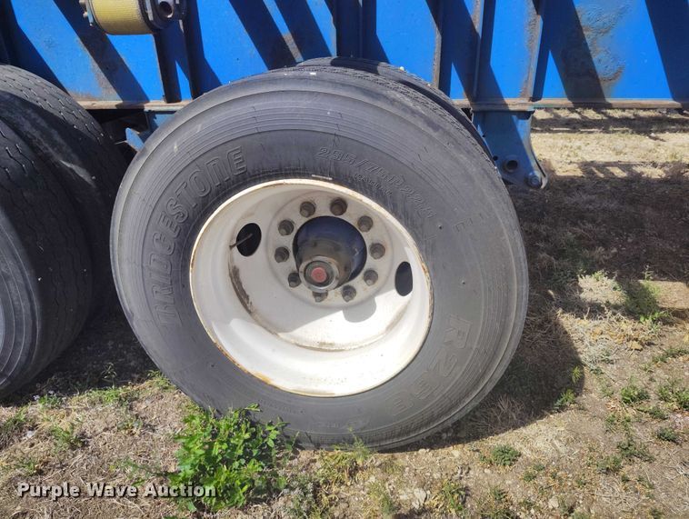 image for item ED0016 1994 Trailmoblie F71T-6UAD flatbed trailer