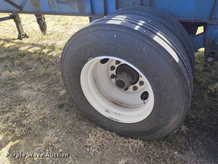 image for item ED0016 1994 Trailmoblie F71T-6UAD flatbed trailer
