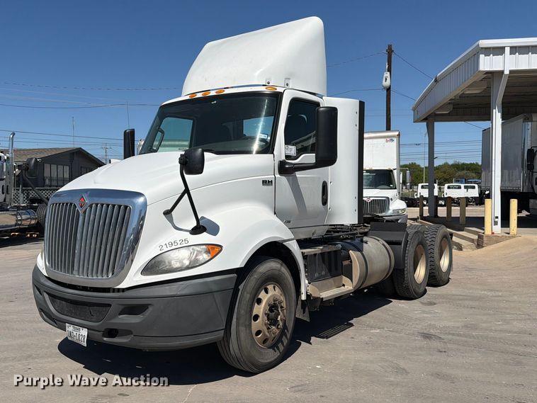 image for item ED5189 2019 International RH613 semi truck