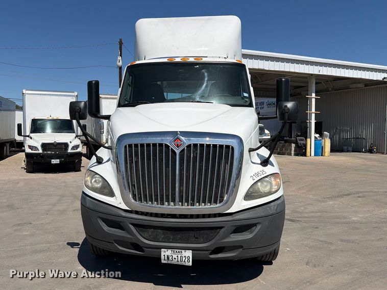 image for item ED5189 2019 International RH613 semi truck