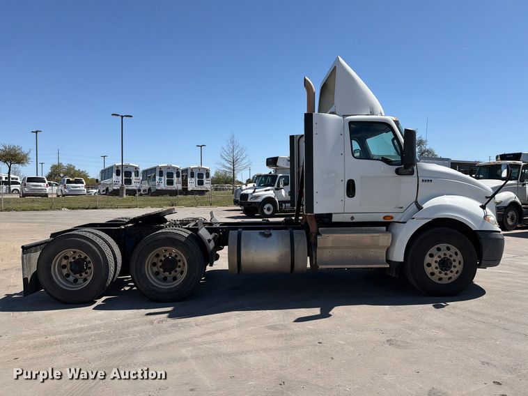 image for item ED5189 2019 International RH613 semi truck