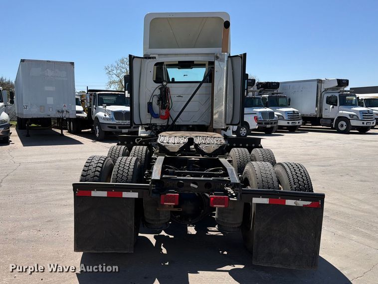 image for item ED5189 2019 International RH613 semi truck
